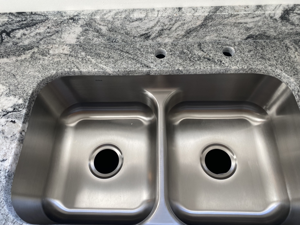 Viscon White Granite, 39 SF