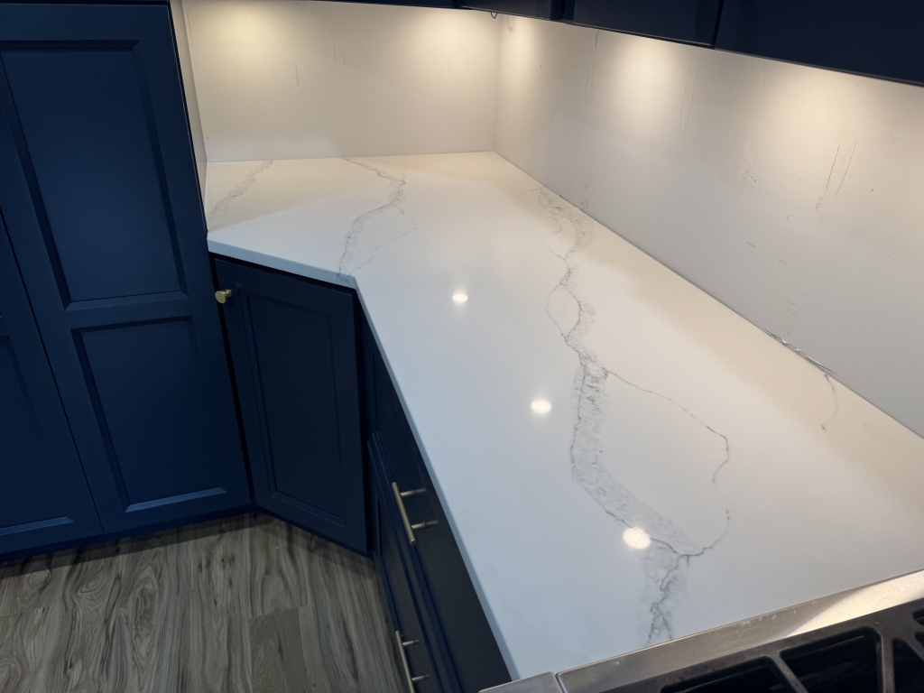 Calacatta Silver Quartz