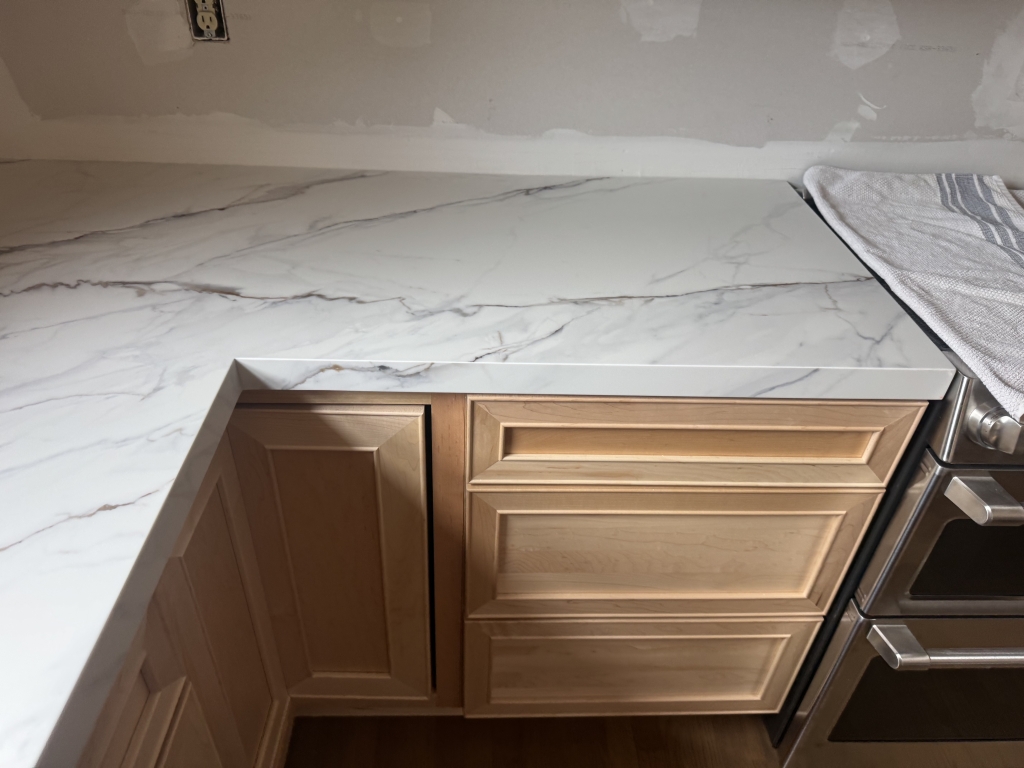 Calacatta Lincoln Lux Quartz