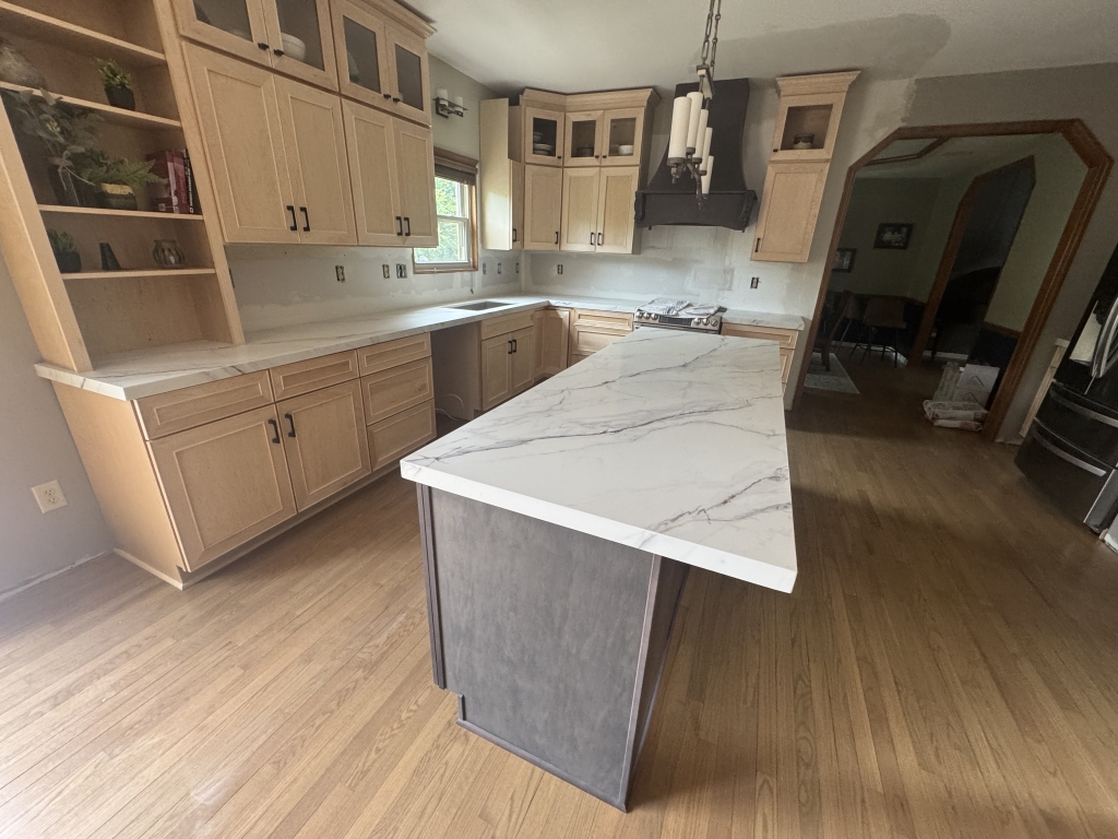 Calacatta Lincoln Lux Quartz
